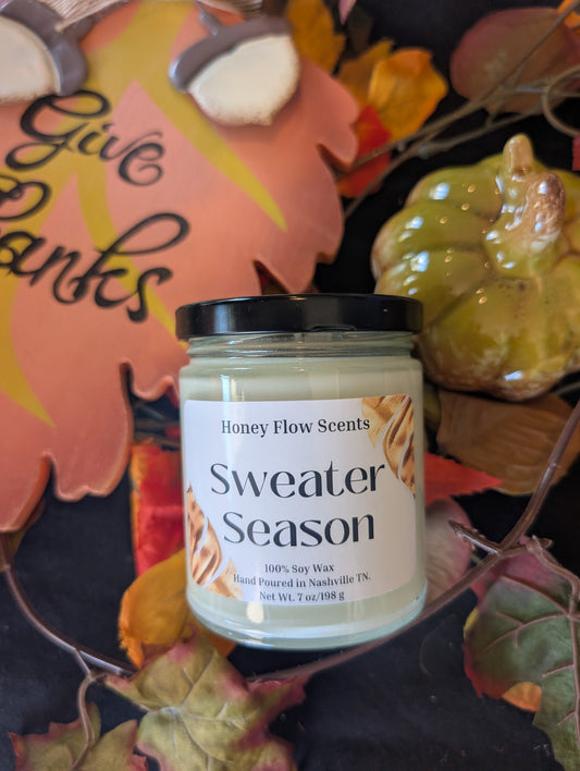 Sweater Season 9 oz candle jar